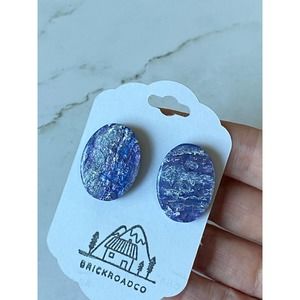 Vintage 1980s stud earrings purple blue iridescent resin ovals